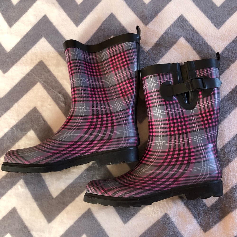 Rain boots